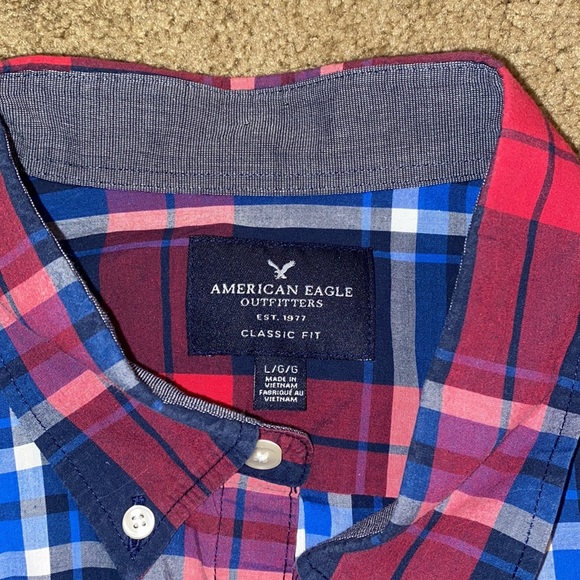 American Eagle men’s large red plaid button down in excellent like new condition - Picture 3 of 8